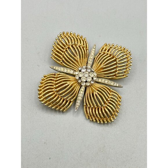 Crown Trifari Maltese Cross Brooch Gold Tone Rhinestone Hard To Find Design - Picture 2 of 7